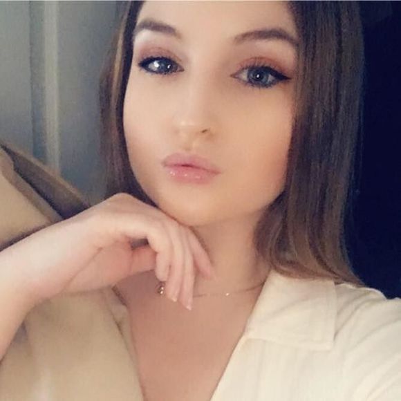 Meet your Posher, Lara - Picture 1 of 1